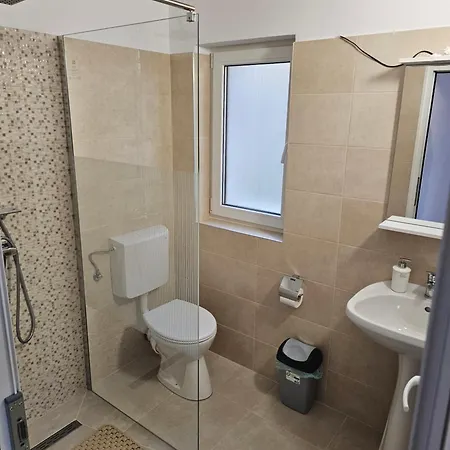 De Sub Padure Guest house